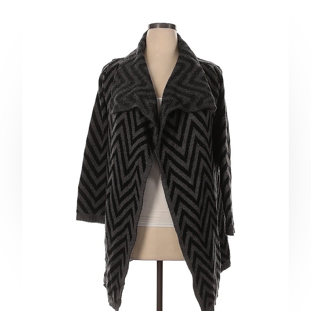 EUC Women’s XL Napa Valley Black & Gray Chevron Zig Zag Cardigan